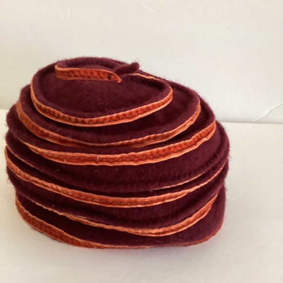 Italian Wool Felt Sculptural Beret Cloche Hat Burgundy Orange Trim Avant Garde - Picture 4 of 14